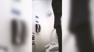 厕拍新品高端写字楼女厕偷拍上