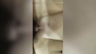 边操着女友边让她打电话给闺蜜打电话性爱合集